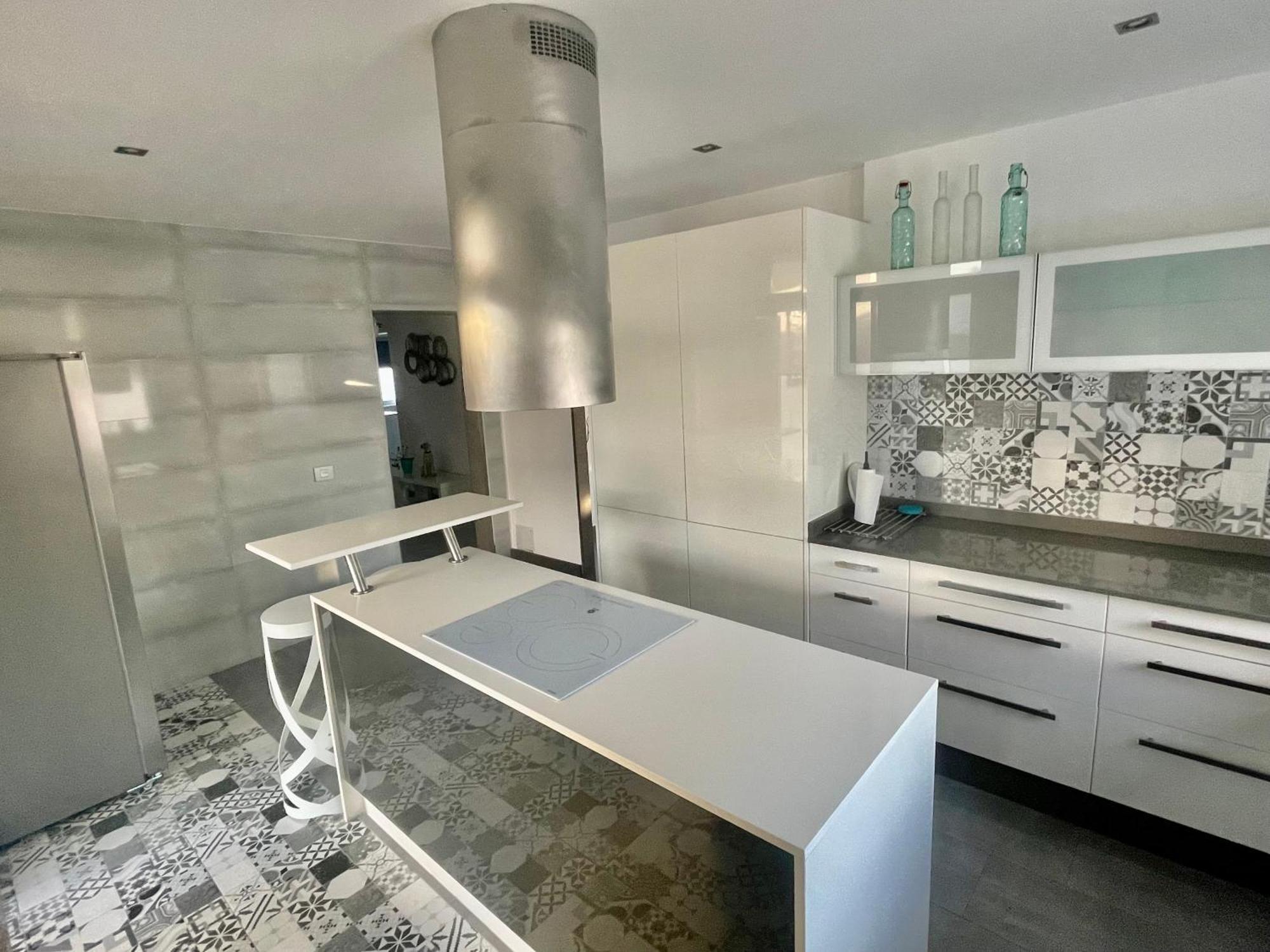 Villa Grey By Vulcano Homes Таиче Экстерьер фото